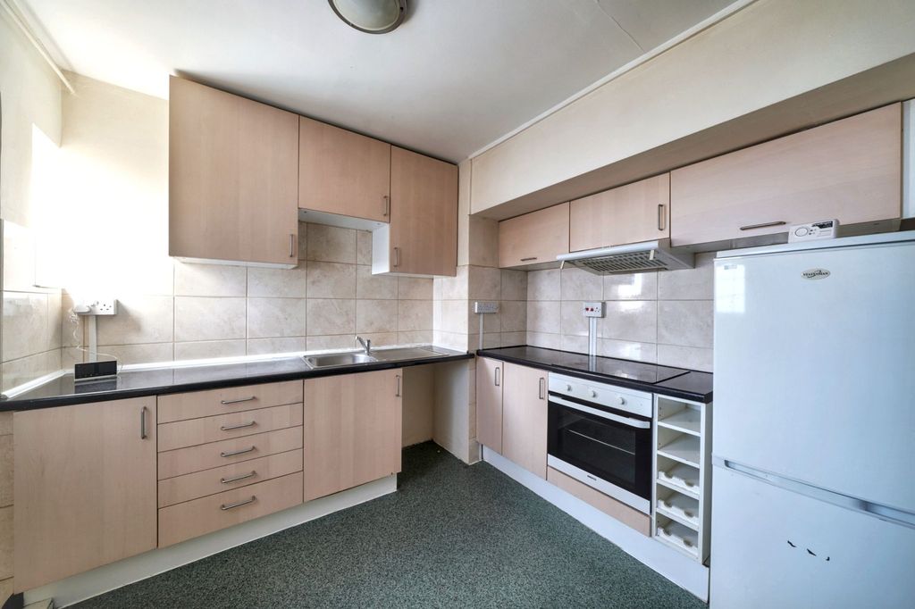 Property photo 2 of 11 47 Wendover Court, Western Avenue, London W3 0Tg