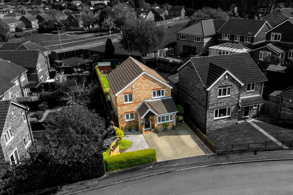 Property photo 1 of 28