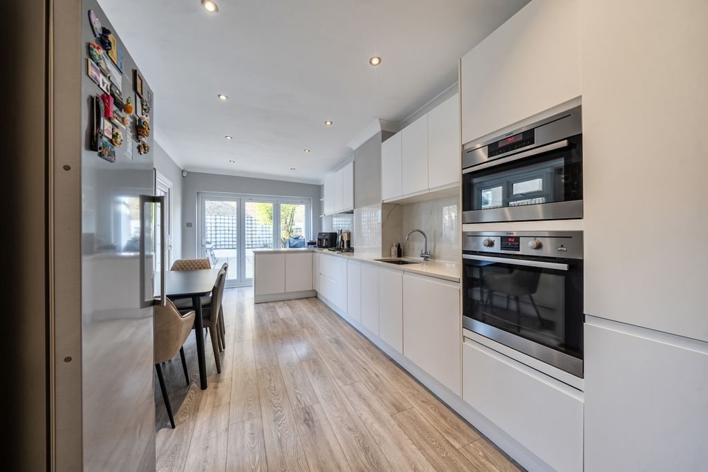 Property photo 3 of 16 Kitchen