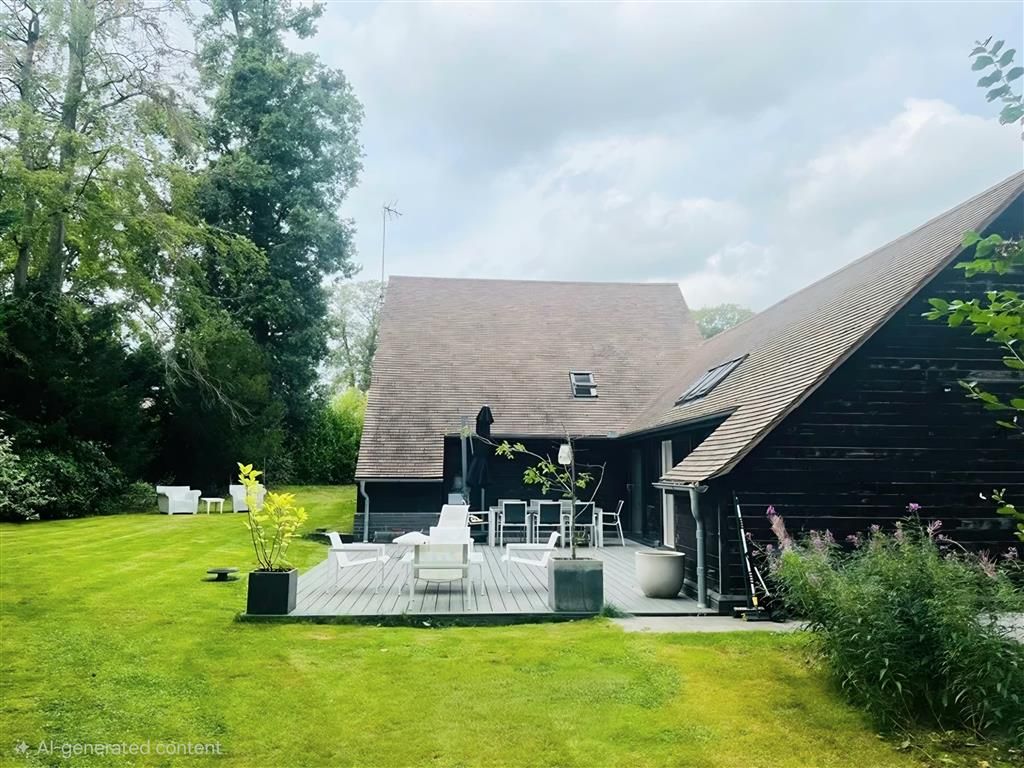 Property photo 2 of 13 Garden