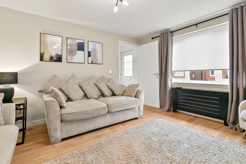 Property photo 2 of 25