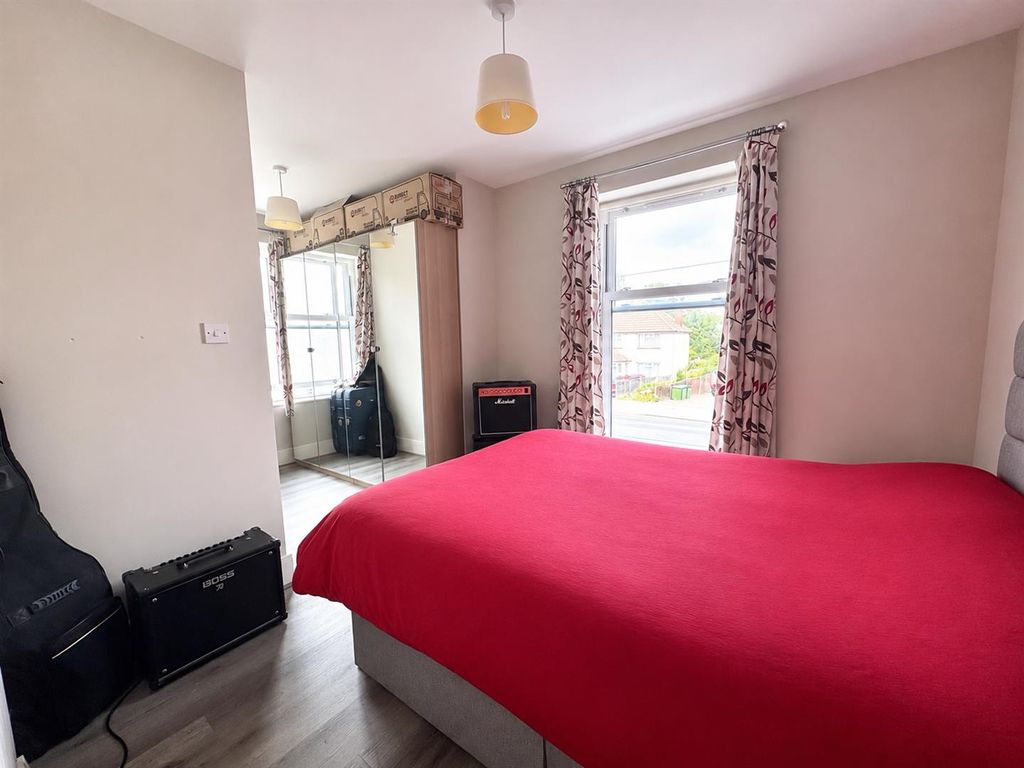 Property photo 3 of 7 E03B7422-Ecc9-4E82-937C-1Bc4B22A31Fc.Png
