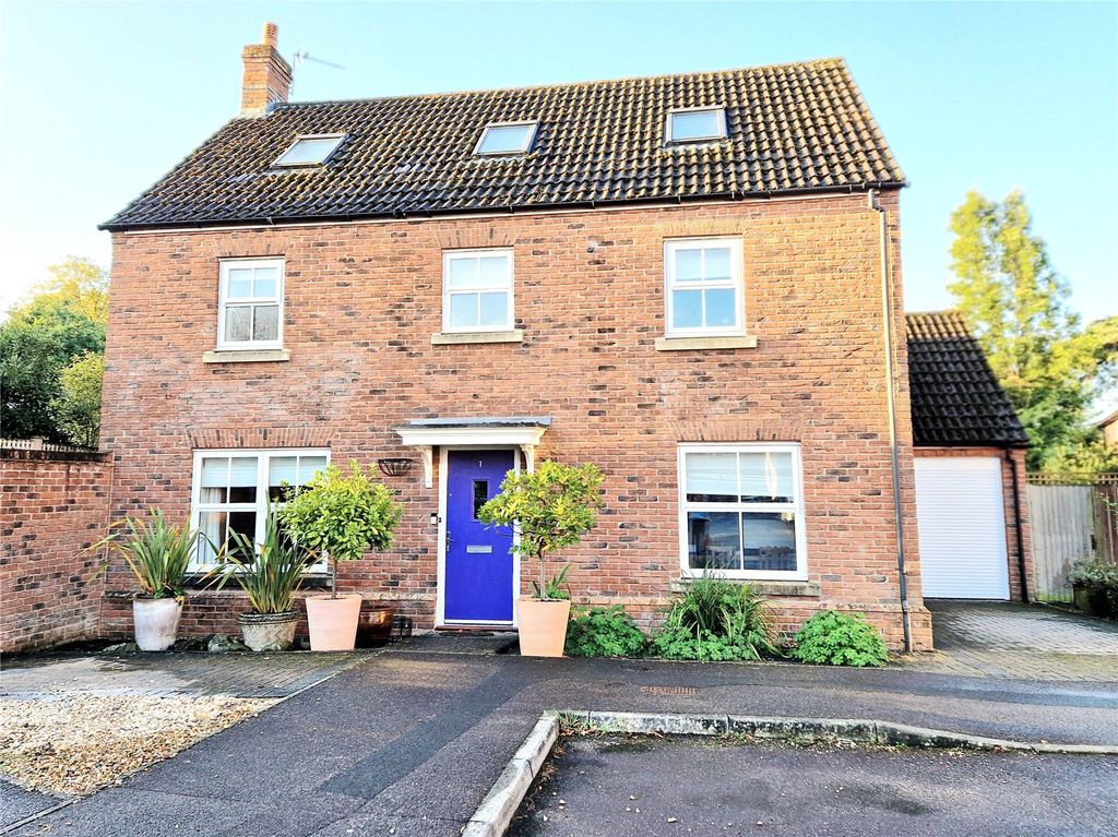 Property photo 2 of 21 Picture No. 35