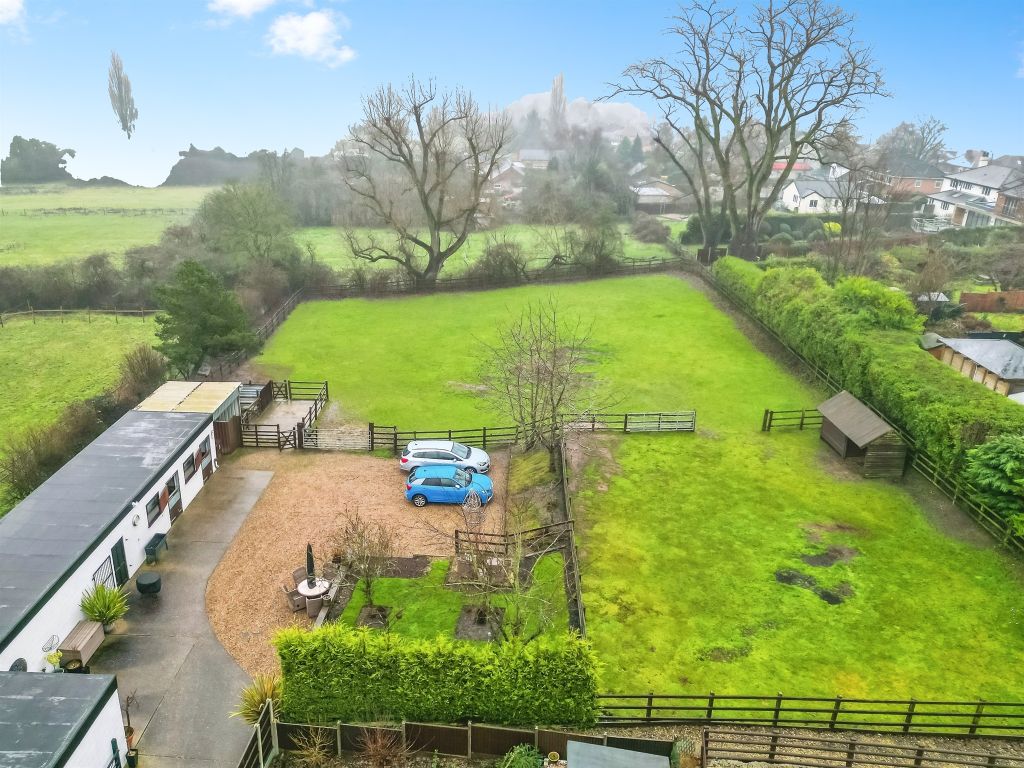 Property photo 2 of 33