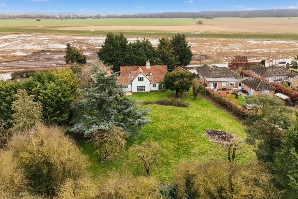 Property photo 2 of 38