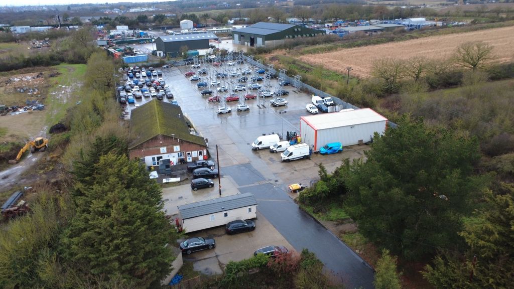 Property photo 3 of 7 Photo 5