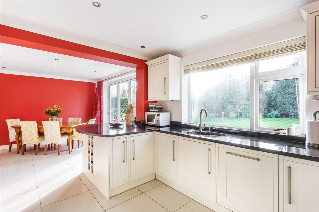 Property photo 3 of 14 Kitchen