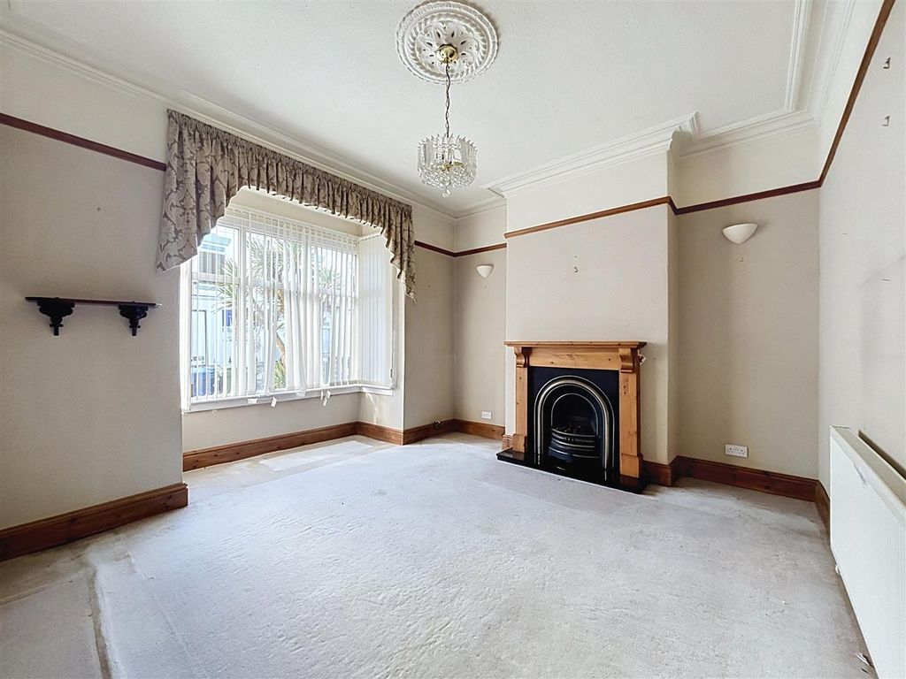 Property photo 2 of 16 Living Room