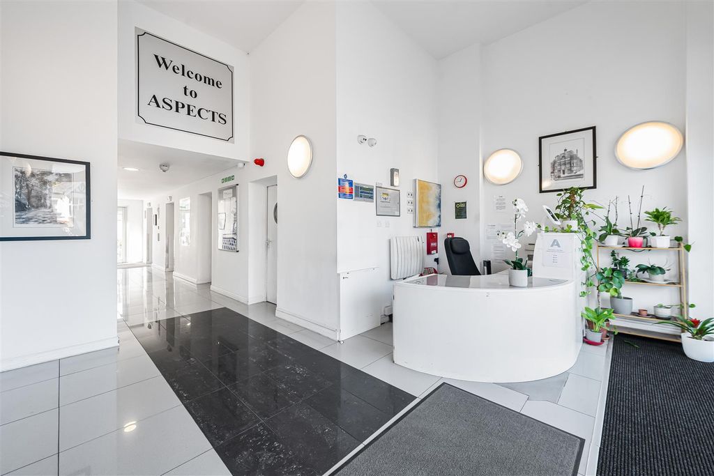 Property photo 2 of 14 Ydso7Ijxv0Ybl6Eik8O30W.Jpg
