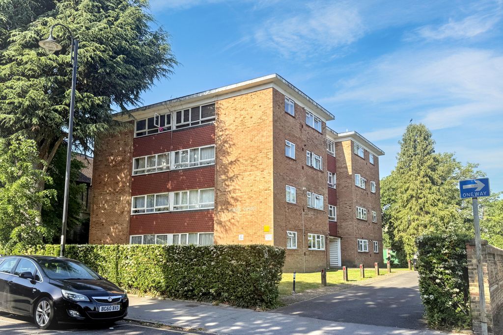 Property photo 1 of 16 Flat 8 Furze Court, Ashburton Road, Addiscombe, South Croydon, Cr0 6Ap