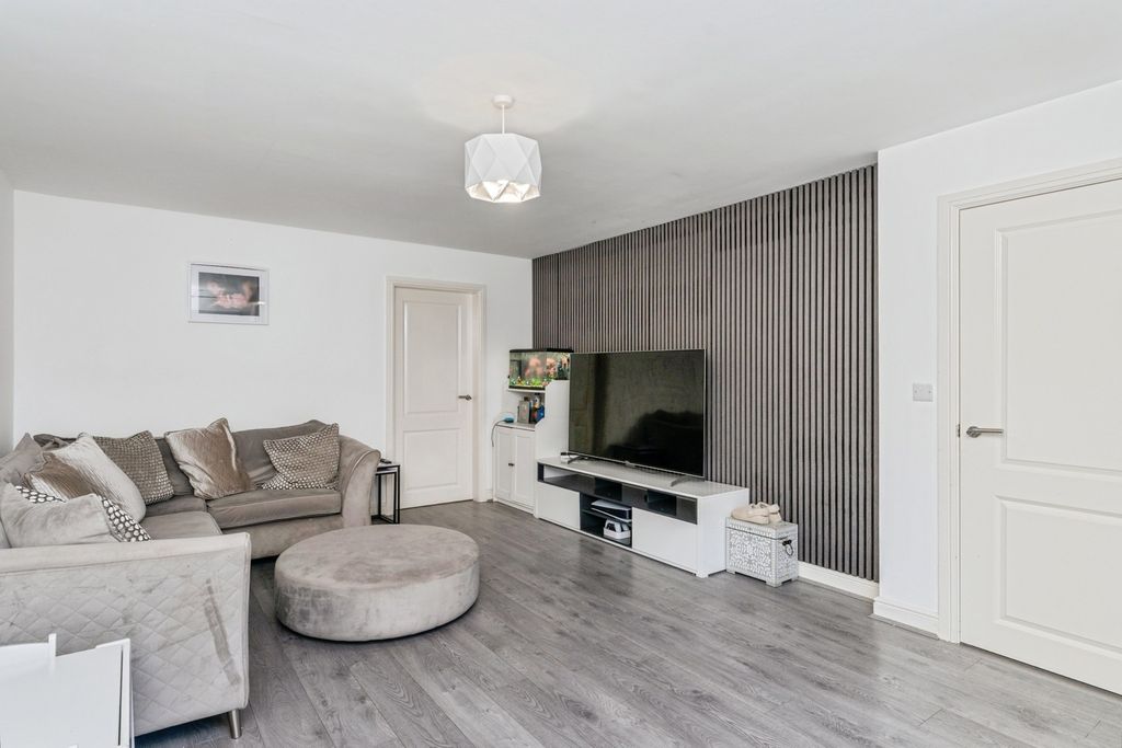 Property photo 2 of 25 Pbox-Img.Jpg