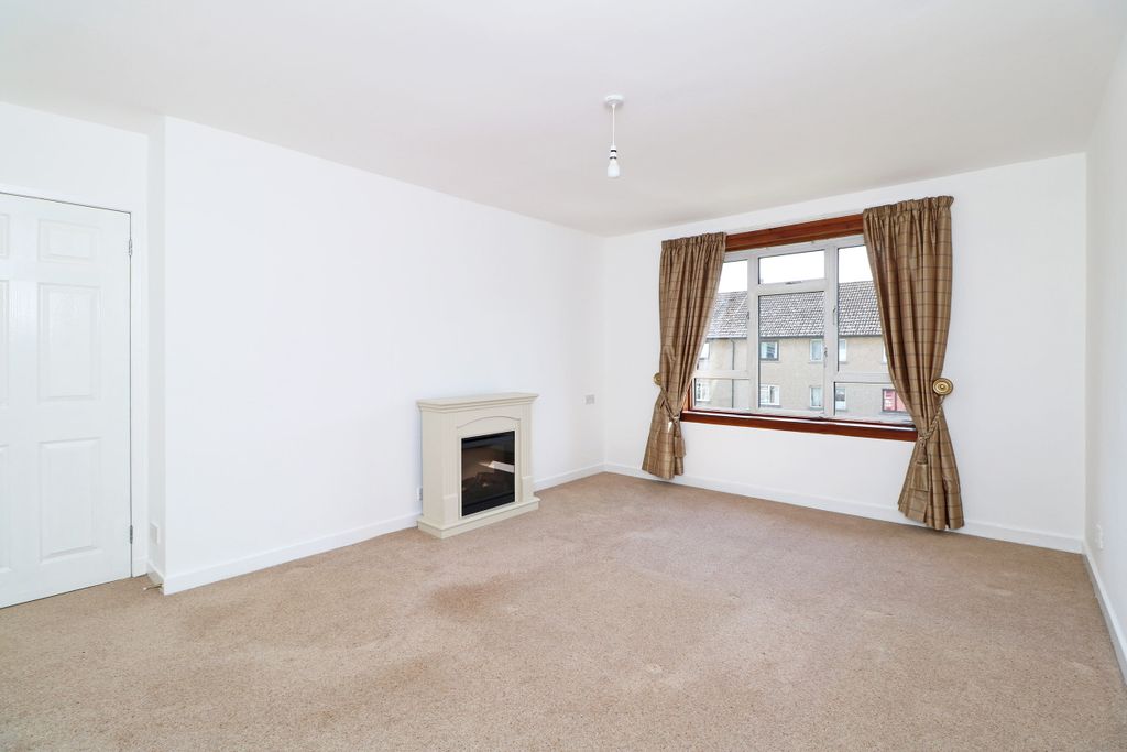 Property photo 2 of 8 Photo 2