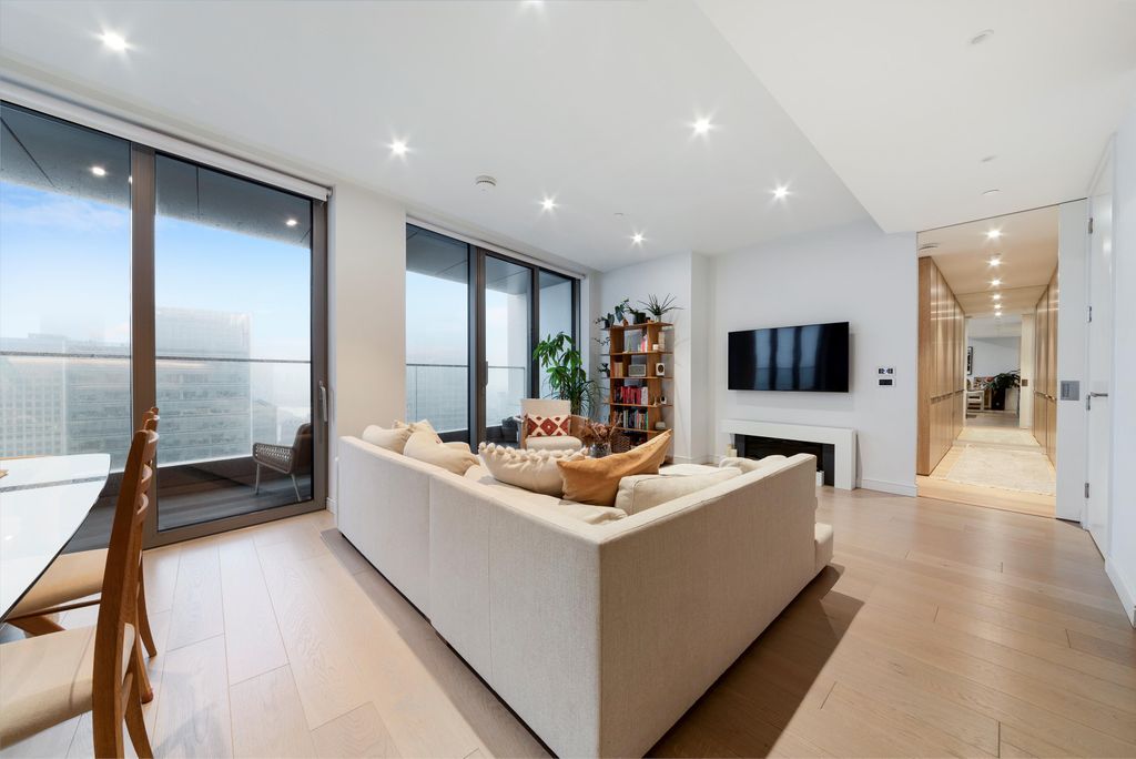 Property photo 3 of 28 Image