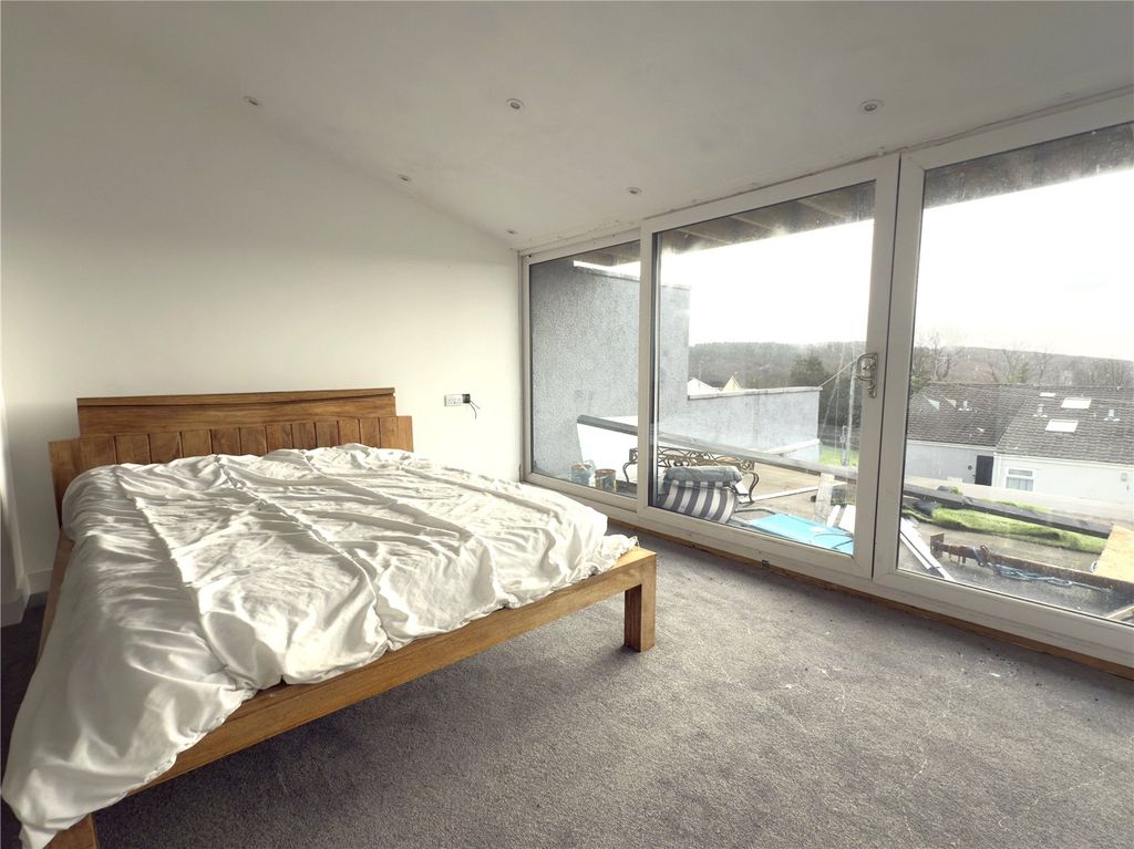 Property photo 3 of 17 Picture No. 08