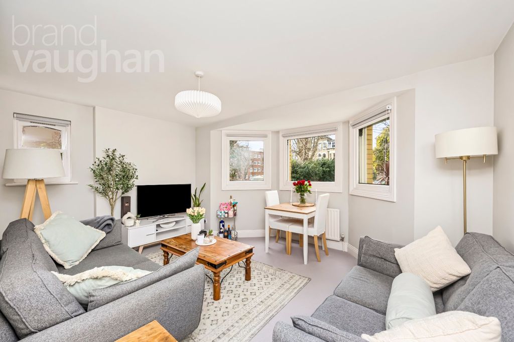 Property photo 2 of 22 Picture No. 09