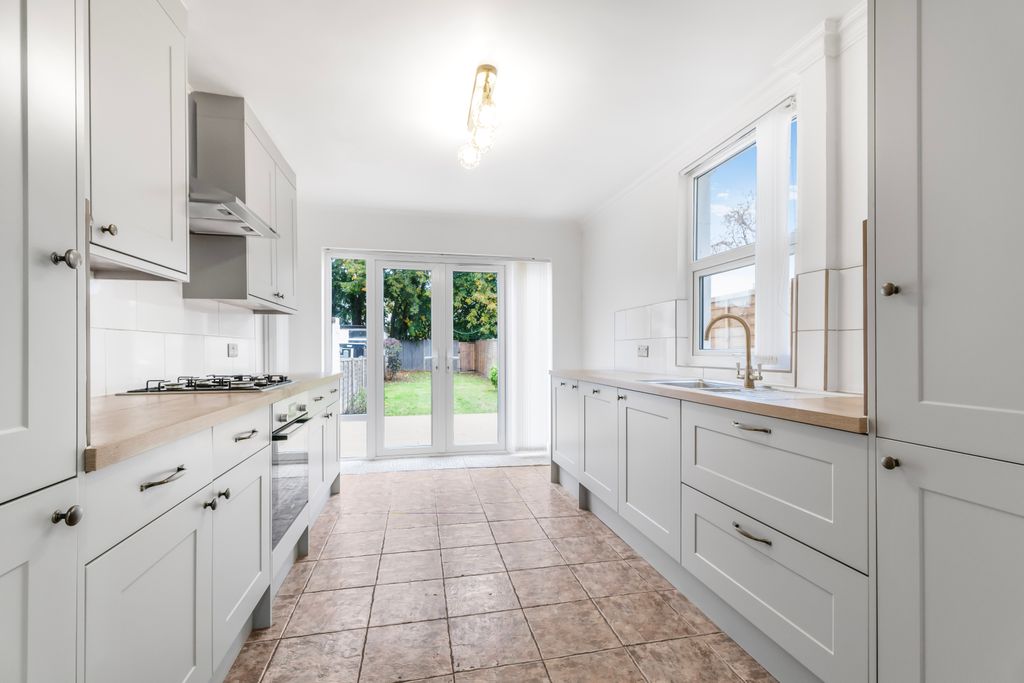 Property photo 3 of 15 Kitchen