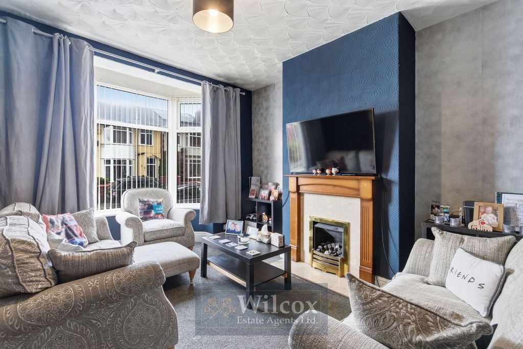 Property photo 2 of 20