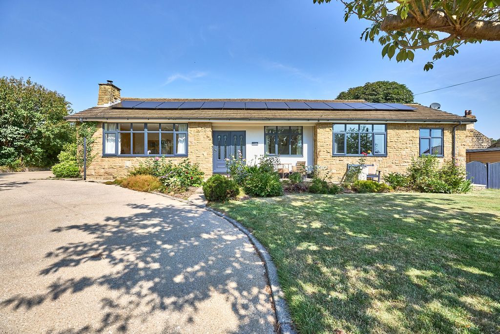 Property photo 3 of 39