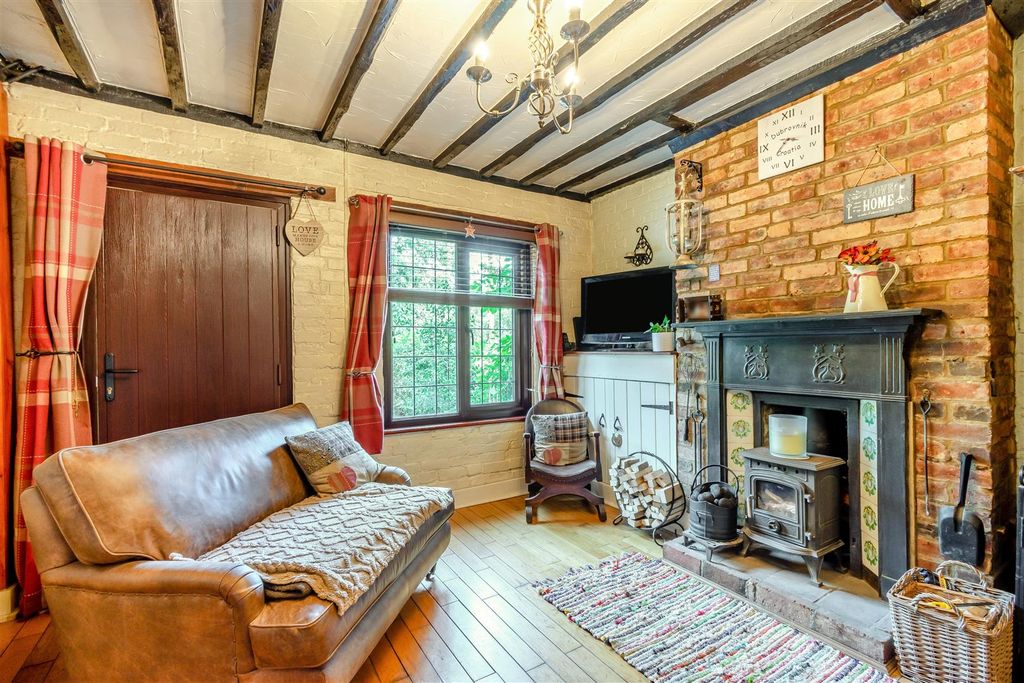 Property photo 2 of 27 Snug