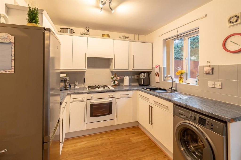 Property photo 3 of 18 Kitchen / Dining