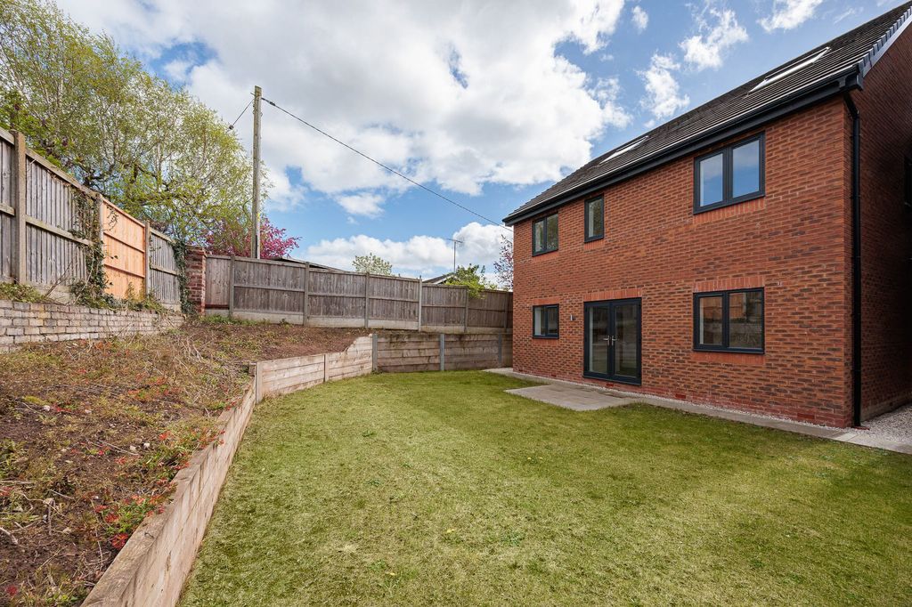 Property photo 3 of 21