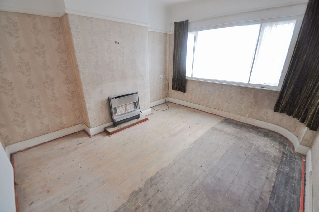 Property photo 2 of 30