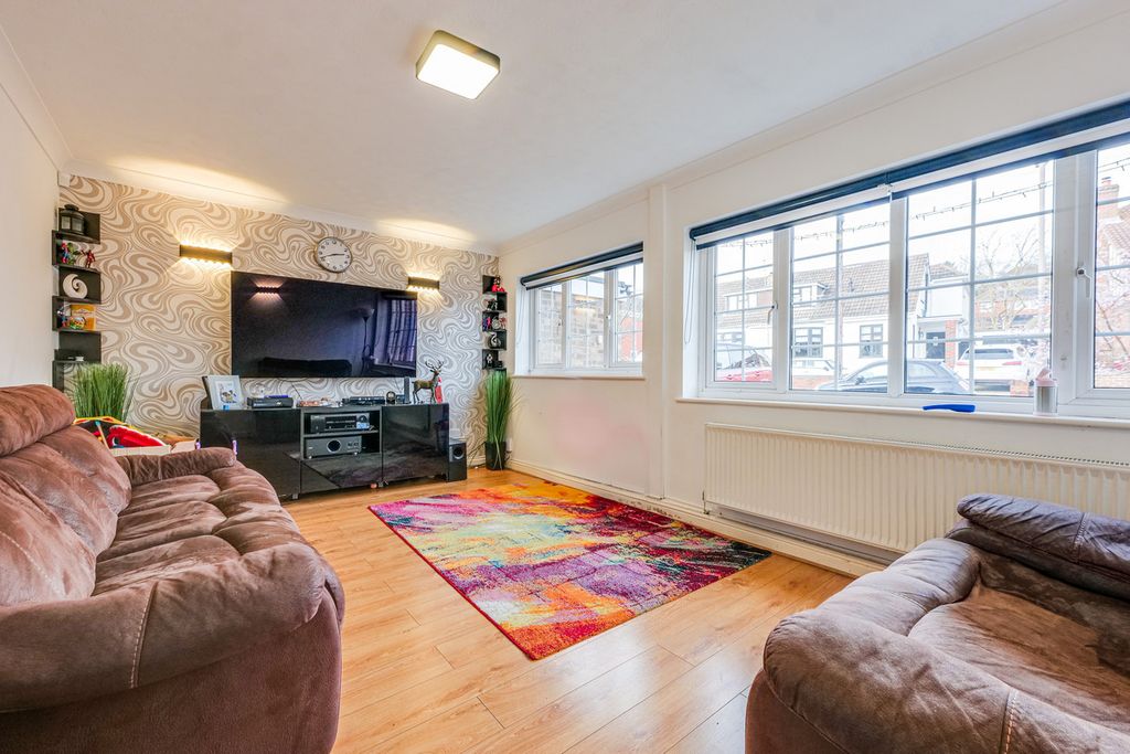 Property photo 2 of 13