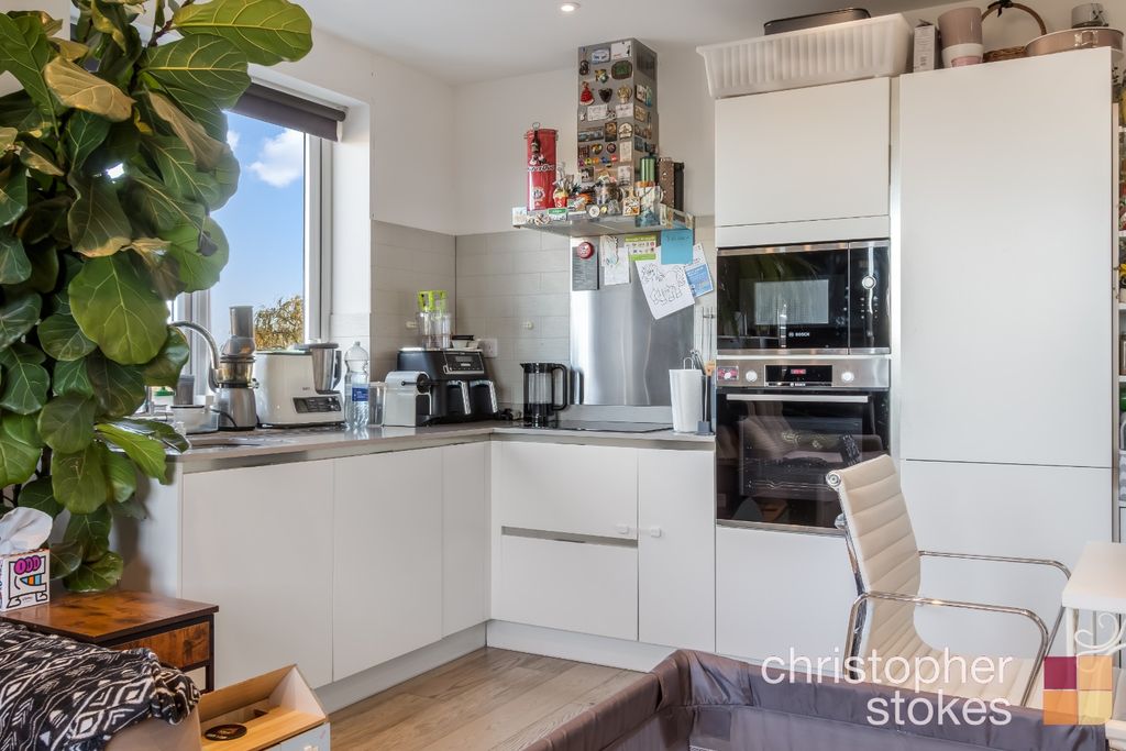 Property photo 2 of 14 4715705