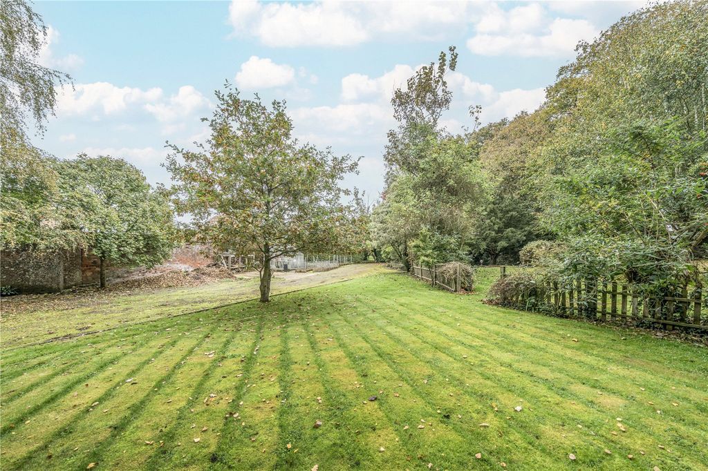 Property photo 2 of 32 Picture No. 37