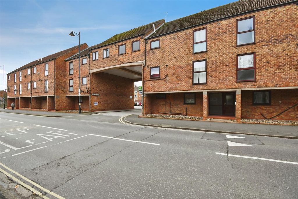 Property photo 1 of 8 Extermal