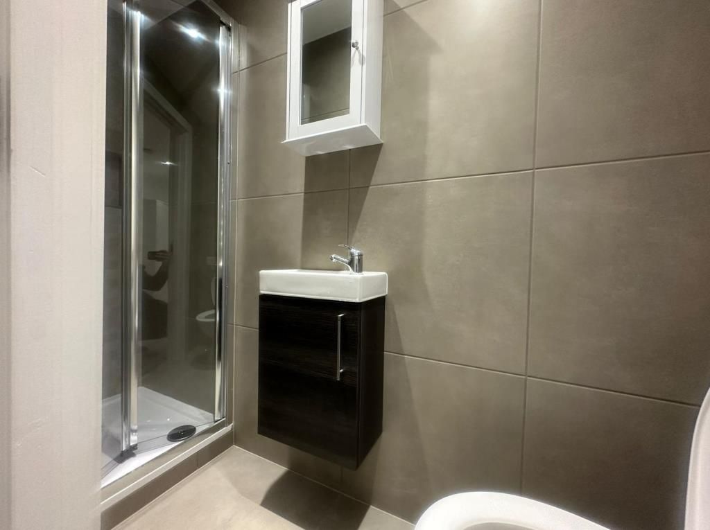 Property photo 2 of 3 Bathroom