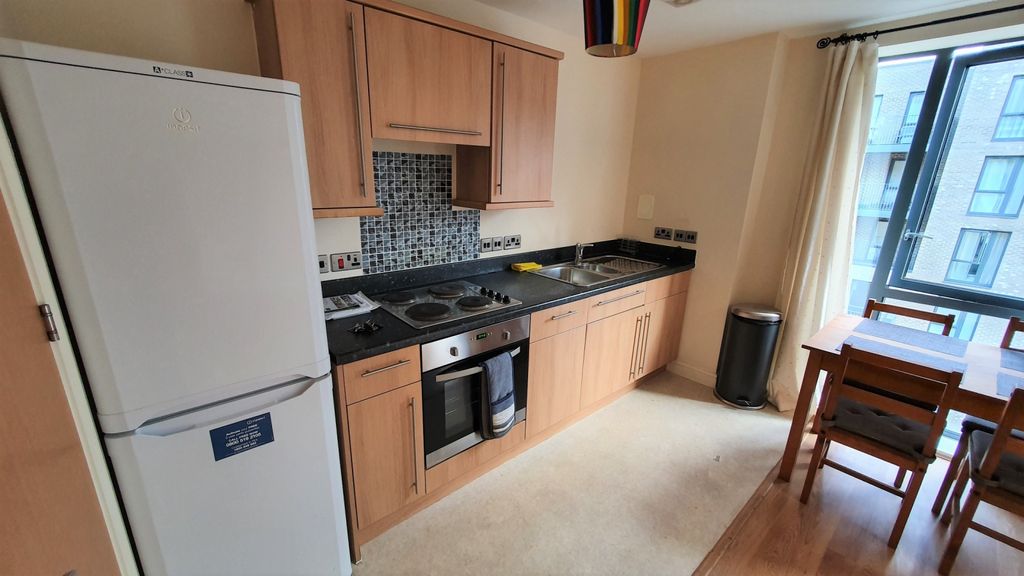 Property photo 3 of 9 Gallery