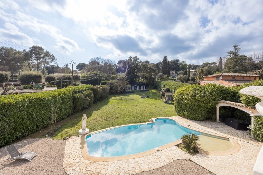 Property photo 2 of 10