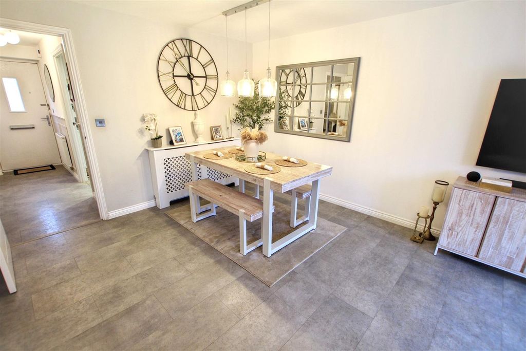 Property photo 3 of 14 Dining Area.Jpg