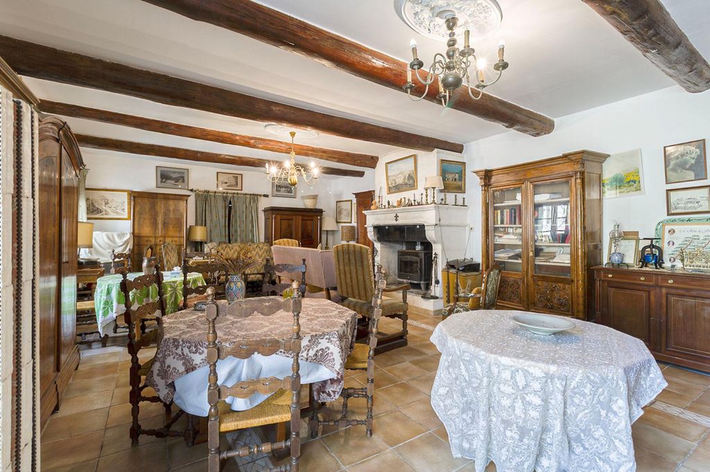 Property photo 2 of 14 Image