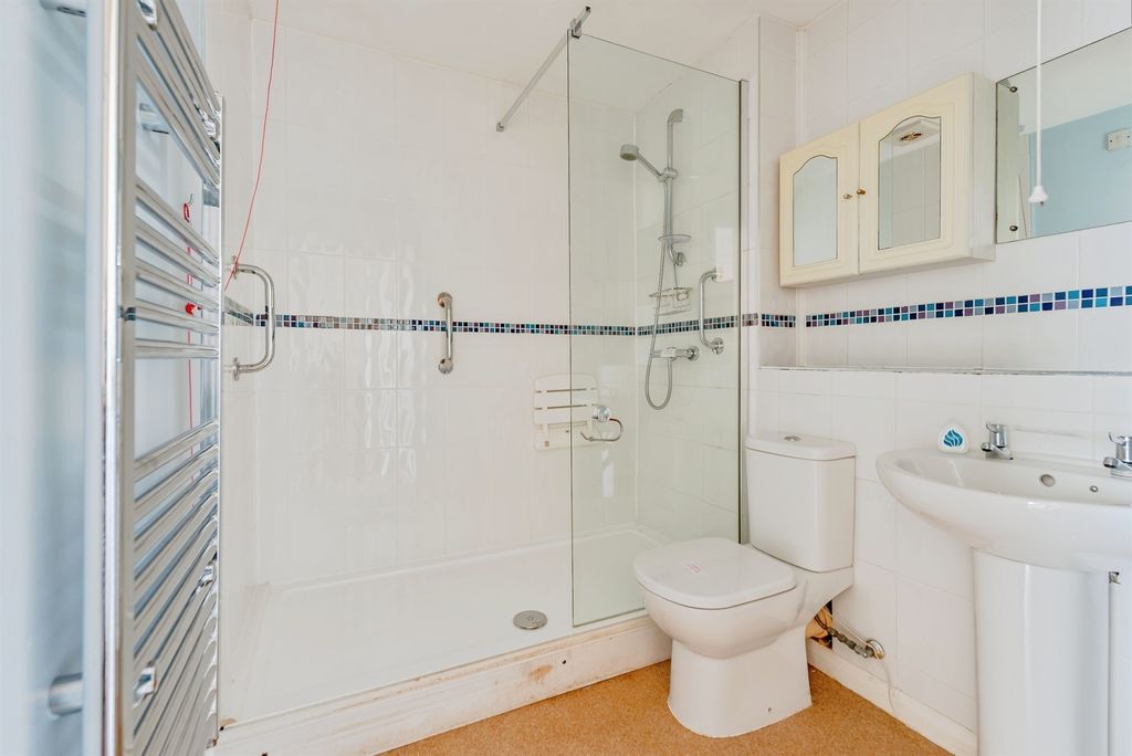 Additional image 6 of 1 bed flat for salePortland Road, East Grinstead RH19