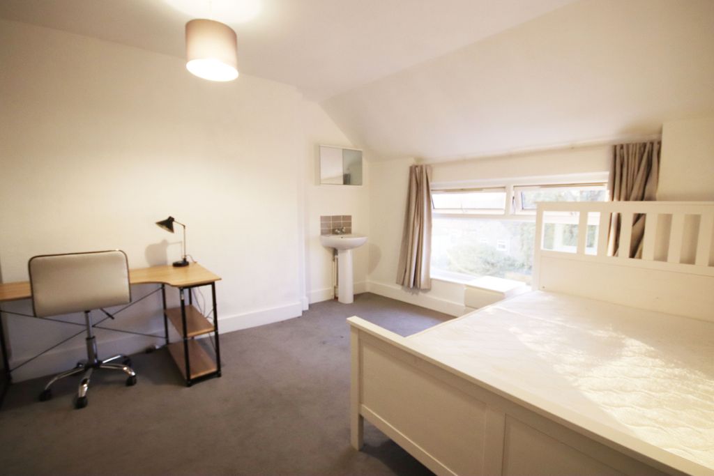 Property photo 1 of 2 Room