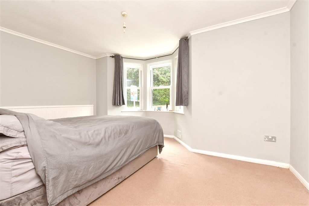 Property photo 1 of 7 Bedroom