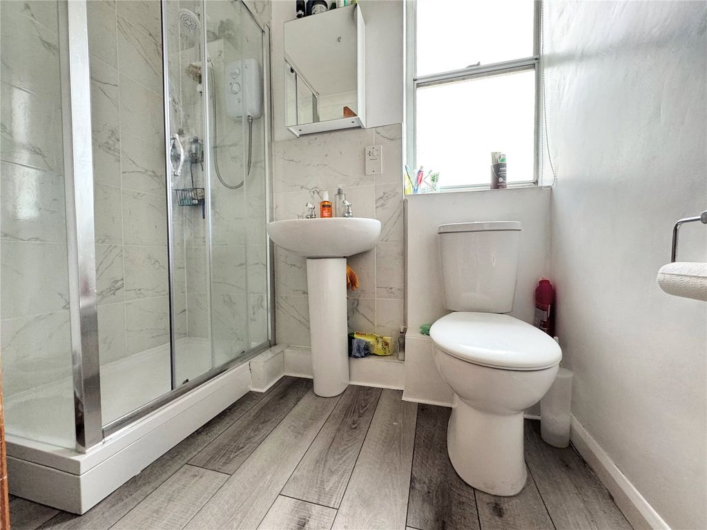 Property photo 3 of 11 Picture No. 15