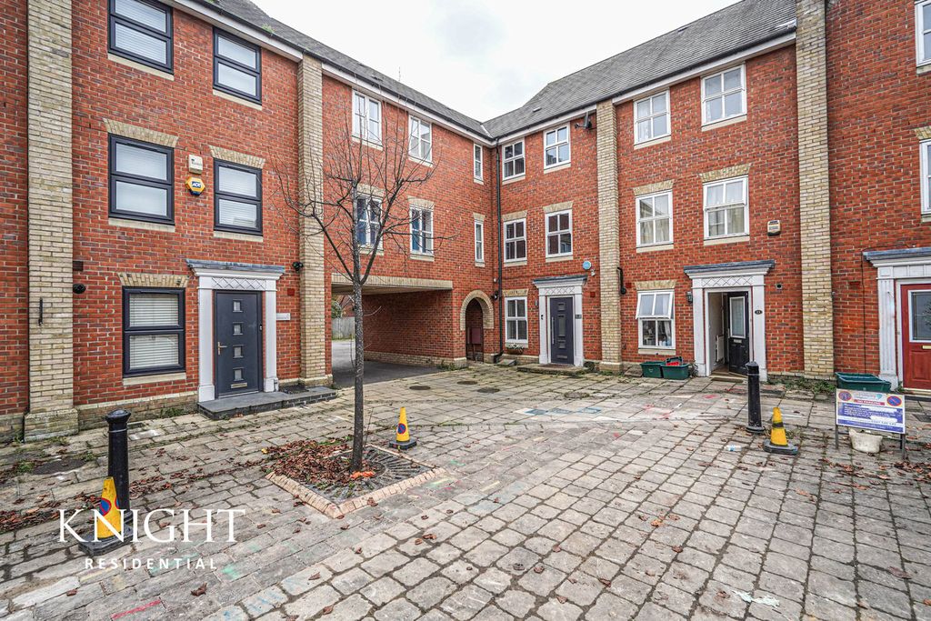 Property photo 1 of 26