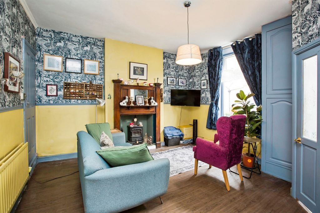 Property photo 3 of 16