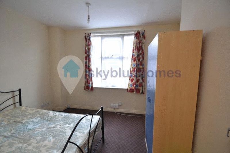 Property photo 2 of 6 Photo 5