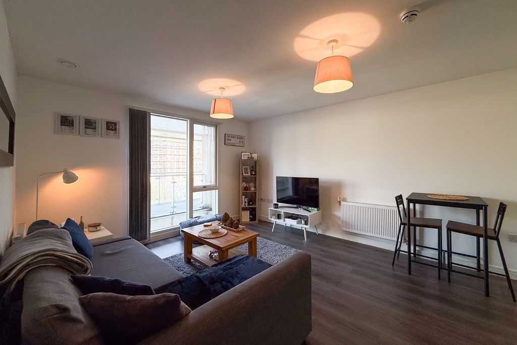 Property photo 3 of 9 4774705