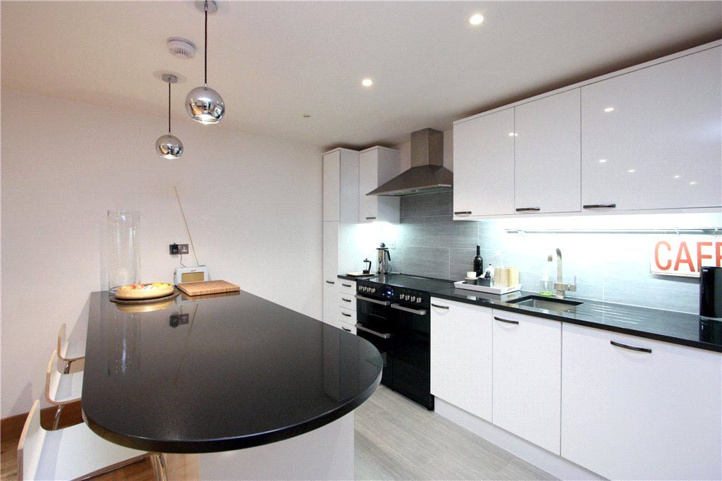 Property photo 3 of 28 Kitchen