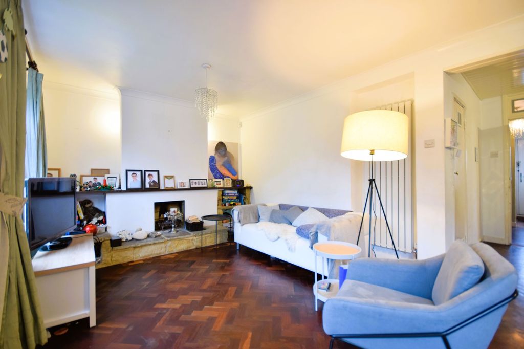 Property photo 2 of 20