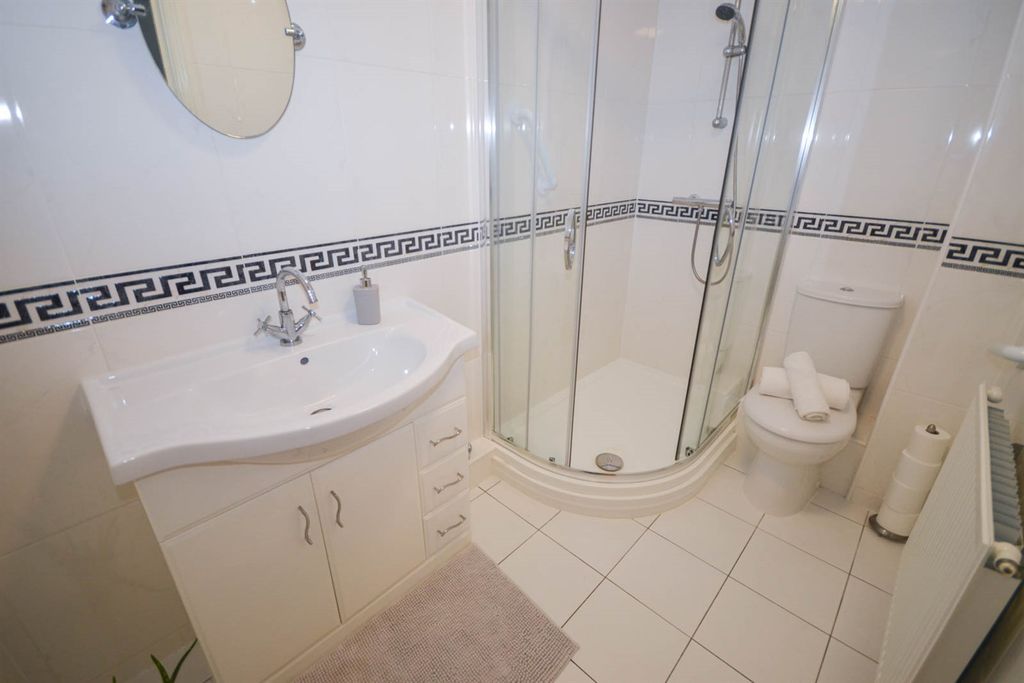 Property photo 2 of 14 Shower Room
