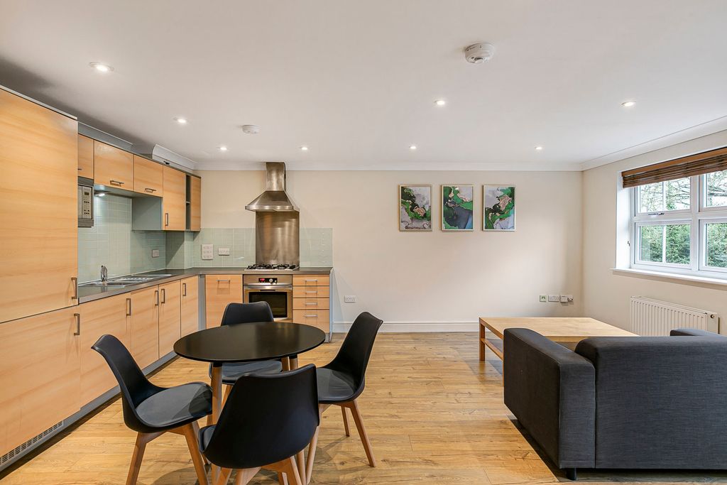 Property photo 2 of 17 Reception/Kitchen