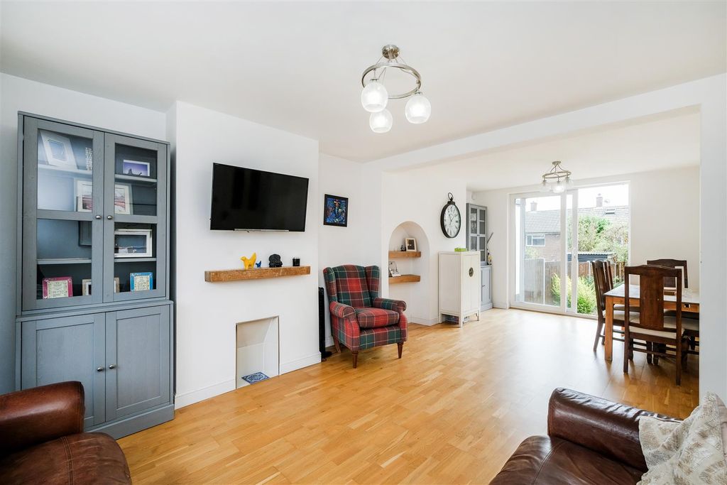 Property photo 2 of 33 2