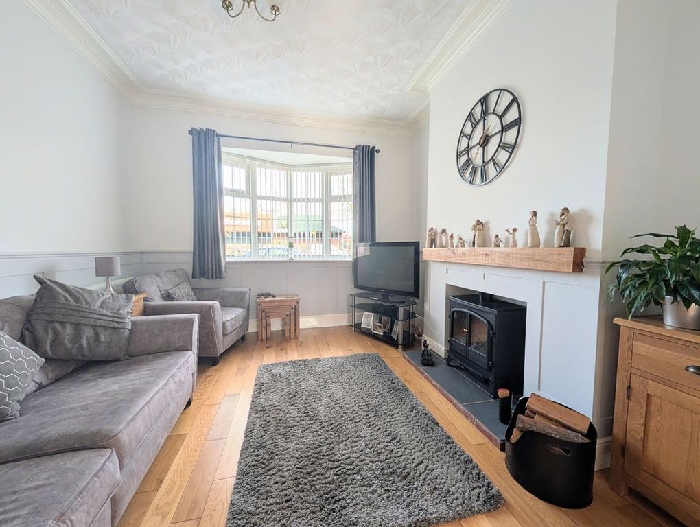 Property photo 2 of 18 Lounge