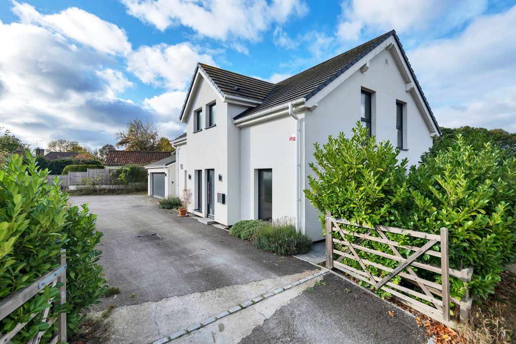 Property photo 1 of 22